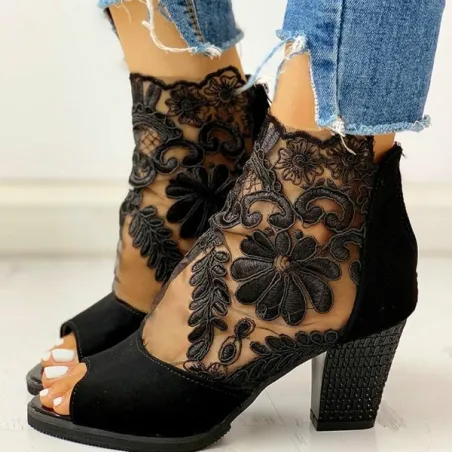 Sexy Stiefeletten - mit floraler Spitze - Reißverschluss hinten
