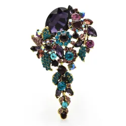 Elegant broche med krystalblomster