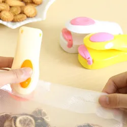 Machine de thermoscellage de sacs en plastique