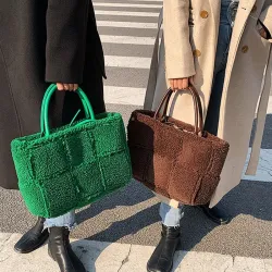 Bolsos de manoBolso de mano de felpa de moda - gran capacidad