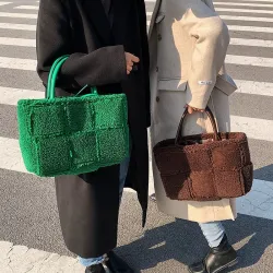 Bolsos de manoBolso de mano de felpa de moda - gran capacidad