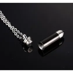 Collier en acier inoxydable avec pendentif balle