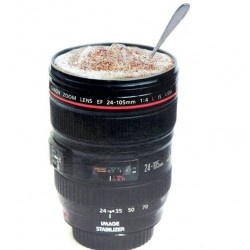 Caneca de café de plástico - design de lente de câmera - 420 ml