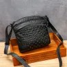 Bolsa tiracolo de couro - com rebites