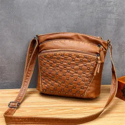 Sac à bandoulière en cuir - avec rivets