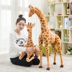 Realistische Giraffe - Plüschtier