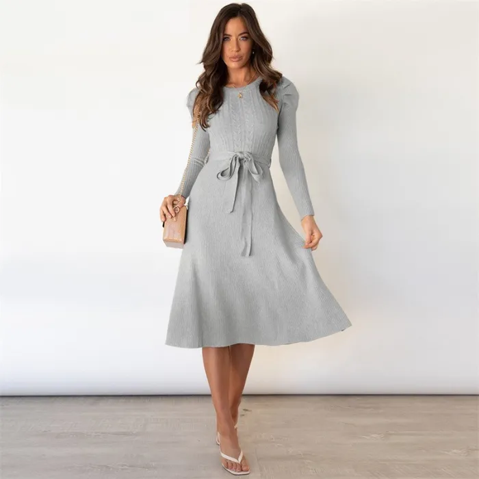 Elegant strikket kjole - lange ermer - midjebelte