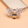 Krystal bi broche