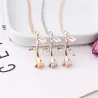 Elegante collana con ciondolo rosa