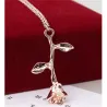 Elegante collana con ciondolo rosa