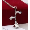 Elegante collana con ciondolo rosa