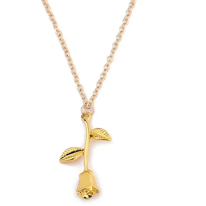 Elegante collana con ciondolo rosa