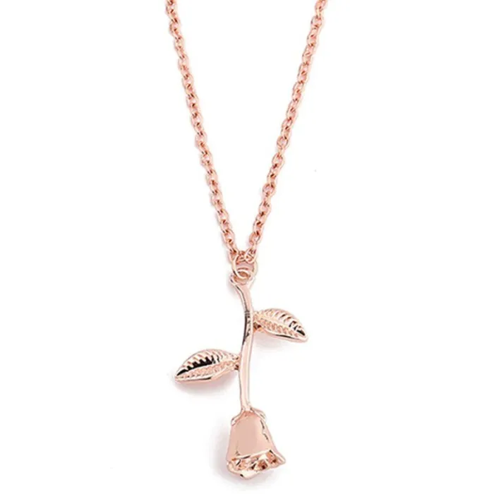 Colar elegante com pingente de rosa