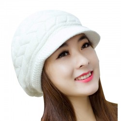 Cappello invernale in maglia di lana con visiera