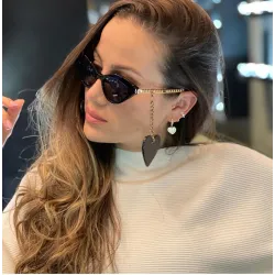 Gafas de solGafas de sol estilo ojo de gato - con cadena / corazón