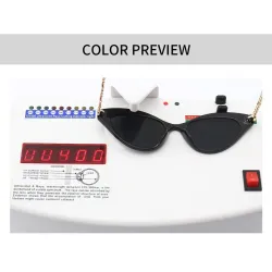 Cat eye style sunglasses - with chain / heartSunglasses