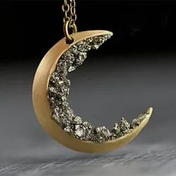 Halvmåneanheng med halskjede - knuste krystaller