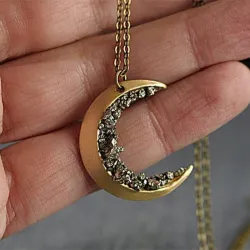 Pendentif croissant de lune avec collier - cristaux concassés