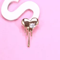 Spilla a forma di cuore con zircone