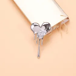 Spilla a forma di cuore con zircone