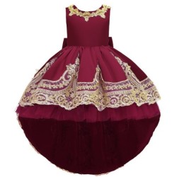 Elegant oregelbunden klänning - prinsessdräkt