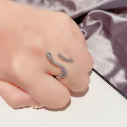 Krystal slangeformet ring