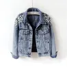 Jaqueta jeans curta - com pérolas decorativas