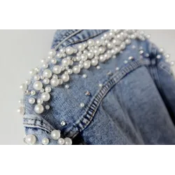 Kurze Jeansjacke - mit Zierperlen