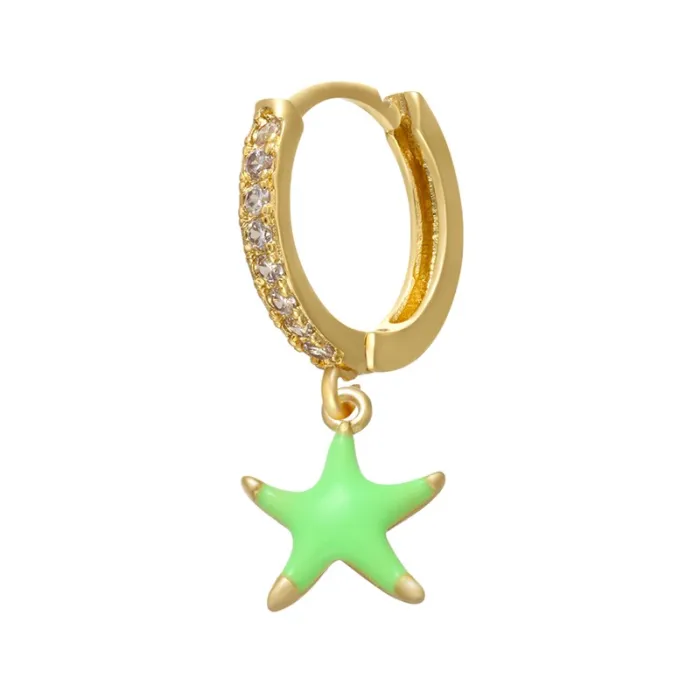Liten gyllen bøyleørering - hengende hjerte / stjerne / kors / skall - 1 stk