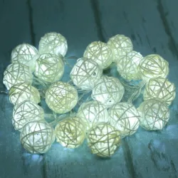 LED string garland - with rattan balls - battery powered - 2.5mChristmas