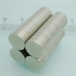 N50 - ímã de neodímio - disco redondo forte - 8 mm * 1,5 mm - 50 peças