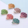 Concha de cristal - broche elegante