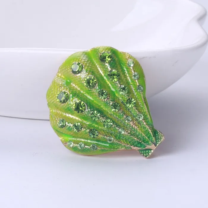 Krystalskal - elegant broche