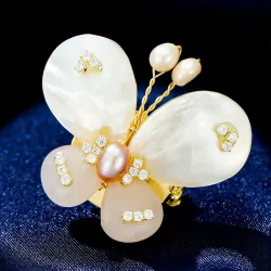 Papillon en nacre - avec cristaux / perles