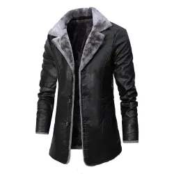 ChaquetasCálida chaqueta de cuero con pelo.