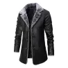 ChaquetasCálida chaqueta de cuero con pelo.