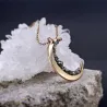 Pendentif en forme de lune avec minéraux broyés - collier en or