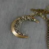 Pendentif en forme de lune avec minéraux broyés - collier en or