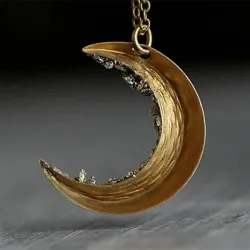 Pendentif en forme de lune avec minéraux broyés - collier en or