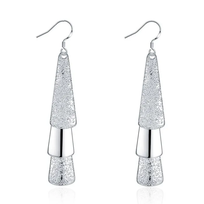 Boucles d'oreilles élégantes en argent - feuilles d'arbre givrées