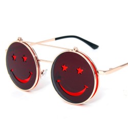 Óculos de sol da moda - lentes flip-up - rosto sorridente