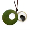 Pendentif en bois avec oiseau - collier corde