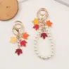 Pendentif feuilles d'érable colorées - porte-clés