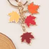 Pendentif feuilles d'érable colorées - porte-clés
