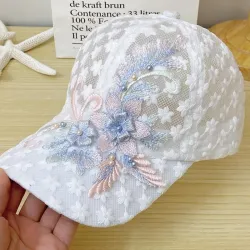 Casquette fine dentelle - fleurs / feuilles brodées