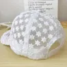 Dünne Baseballkappe aus Spitze - bestickte Blumen / Blätter