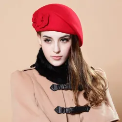 Berretto di lana alla moda - con fiore