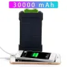 Solar powerbank - dubbele USB - waterdicht - met kompassleutelhanger - LED - 30000mAhPowerbanks
