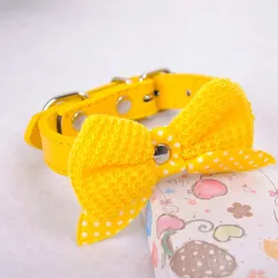 Lederhalsband mit gestrickter Schleife - für Hunde / Katzen