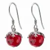 Boule cristal rouge / flocon de neige - boucles d'oreilles